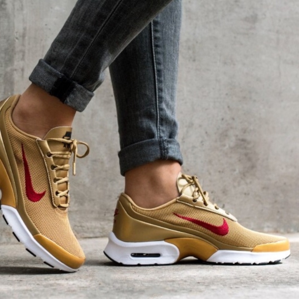 NWT 🔥Nike Air Max Jewell Metallic Gold - Picture 4 of 8
